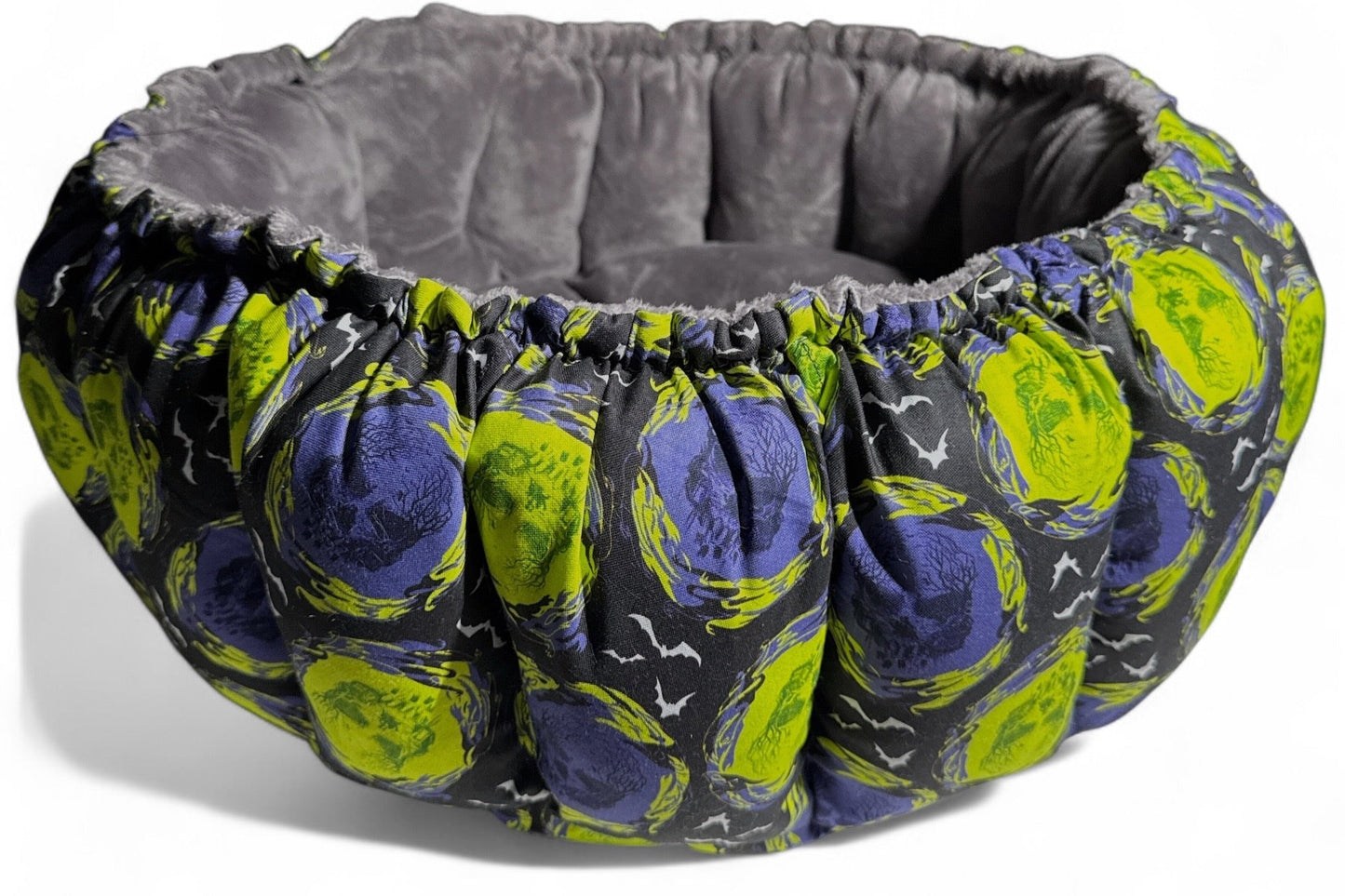 Haunted Skulls Nest Bed