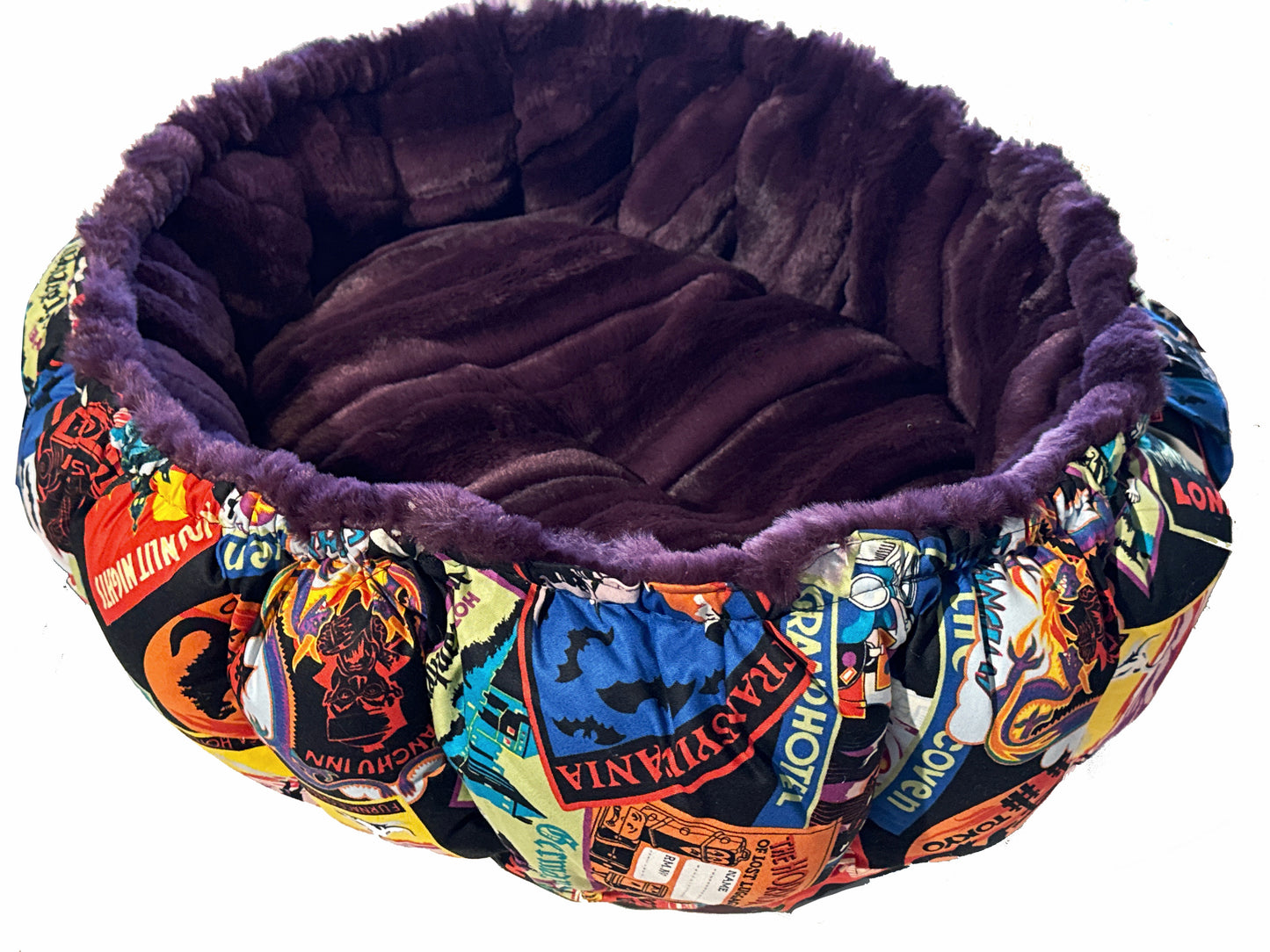 Monster Tours Nest Bed