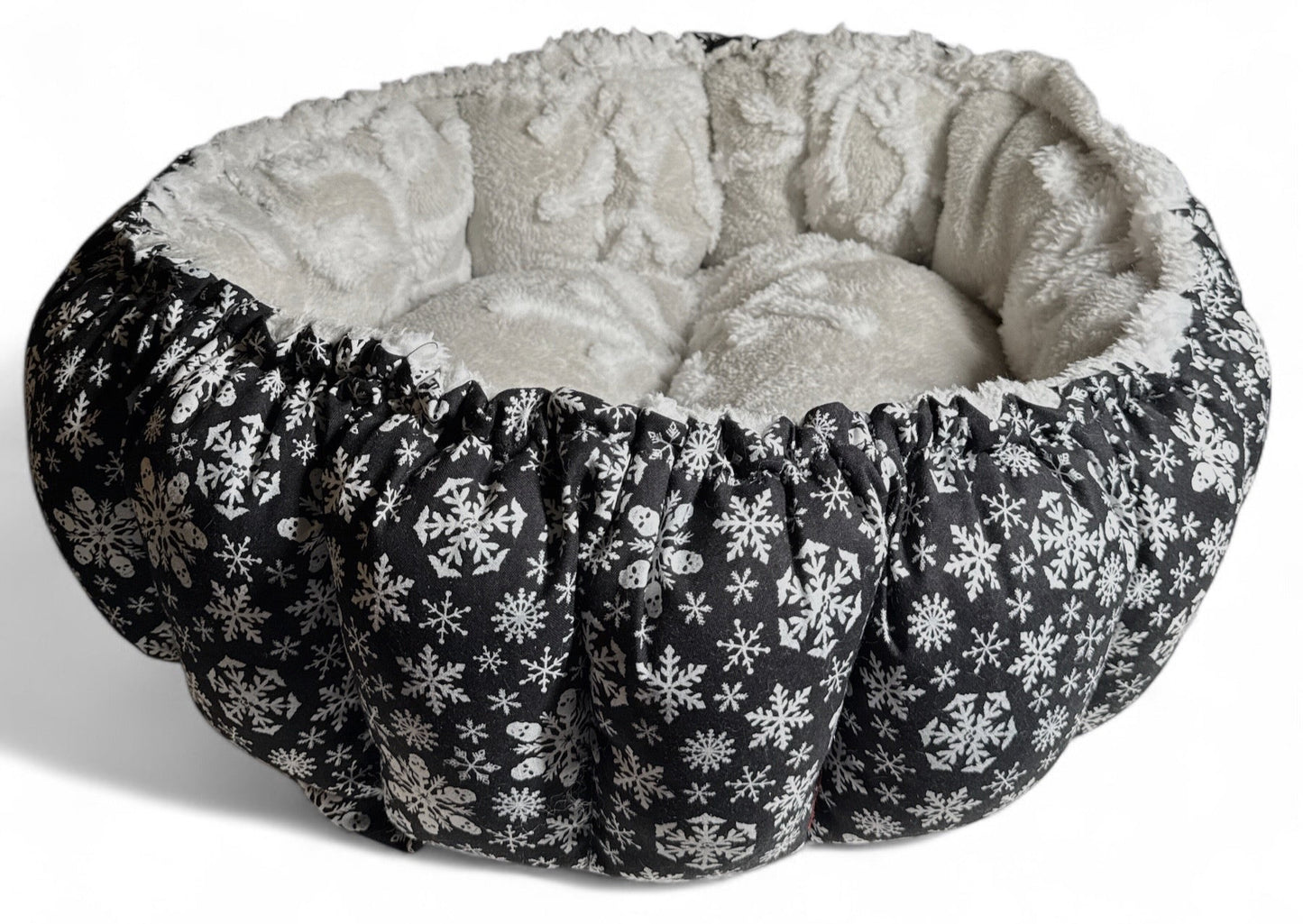 Skull Snowflakes Nest Bed