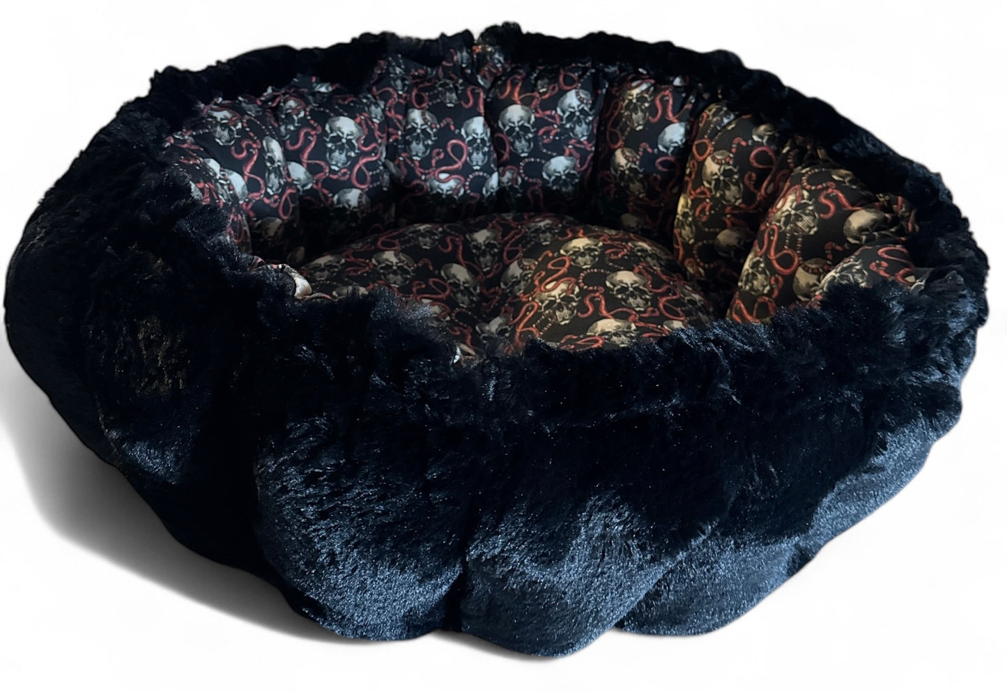 Snake Skulls Nest Bed