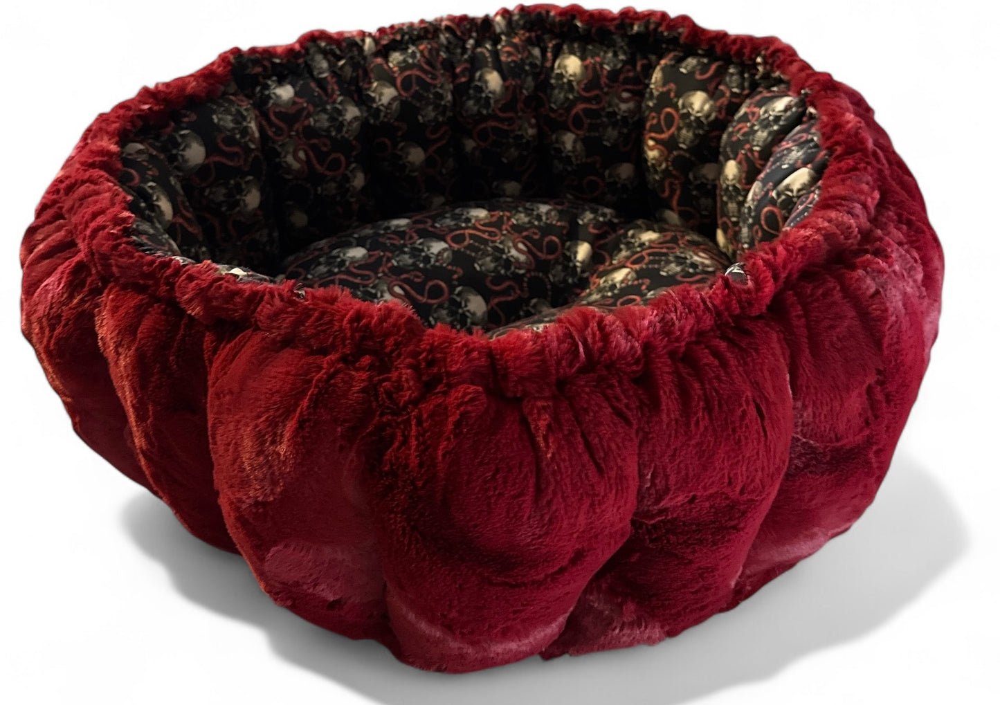 Snake Skulls Nest Bed