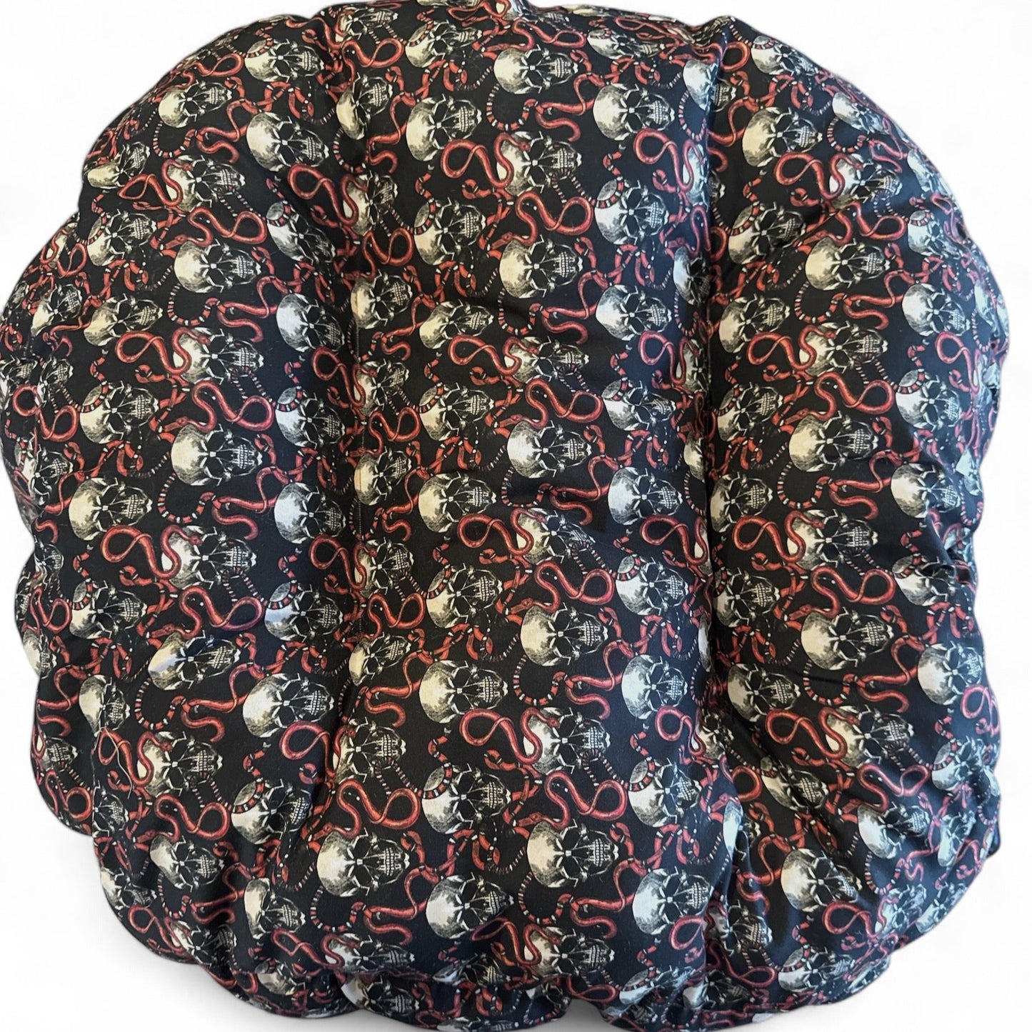 Snake Skulls Nest Bed
