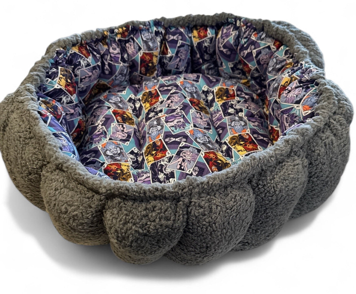 VILLAINS Large Nest Bed
