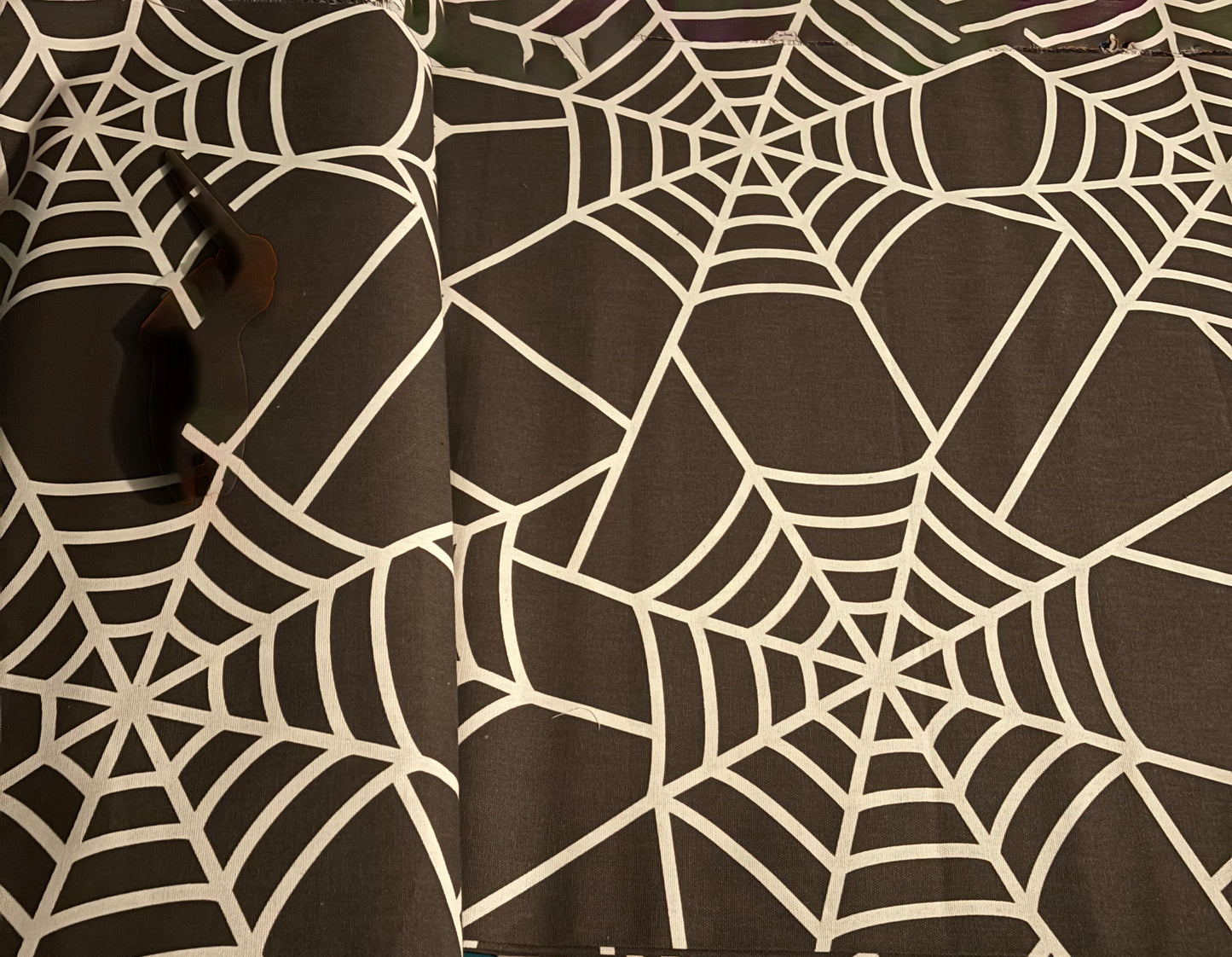 Web Glow LARGE Nest Bed
