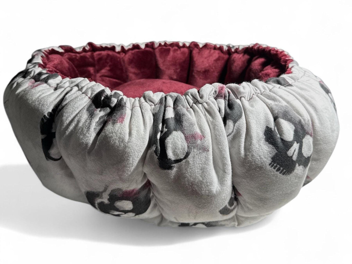 Faded Skulls Nest Bed