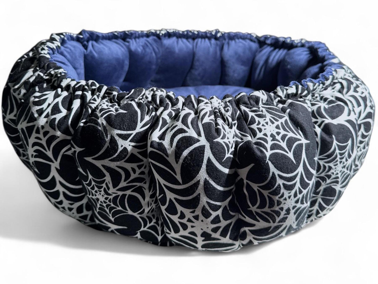 Web Noir Nest Bed
