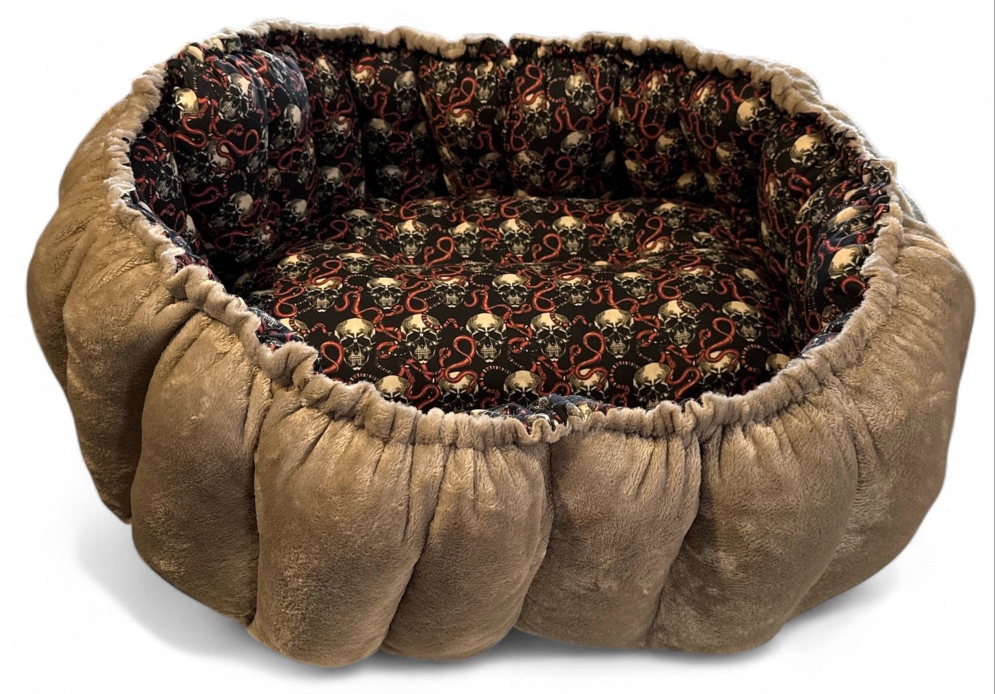 Snake Skulls Large Nest Bed