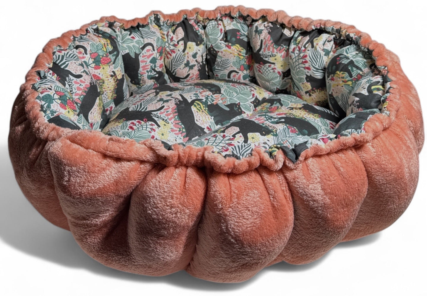 Black Cat Days Nest Bed