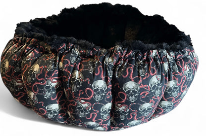 Snake Skulls Nest Bed