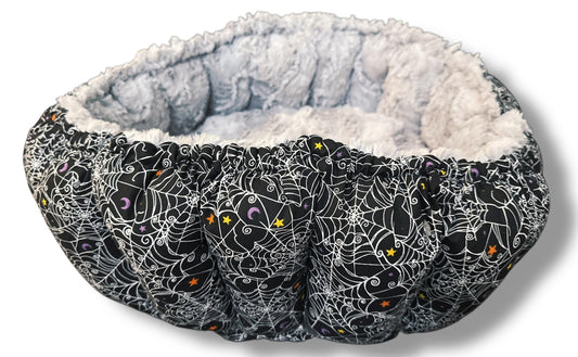 Web Wonders Nest Bed
