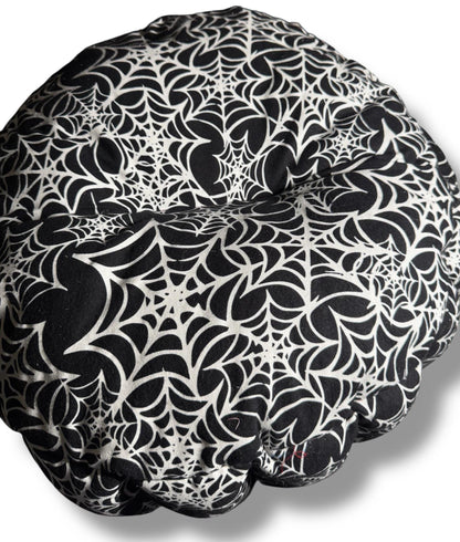 Web Noir Nest Bed